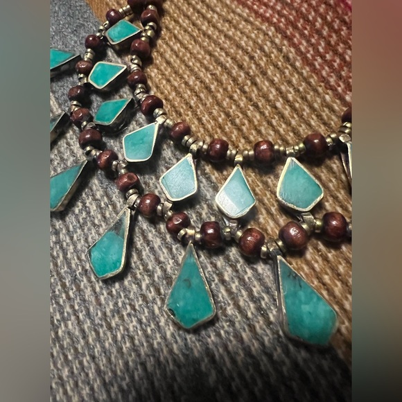 Deep green turquoise Tibetan necklace with wood necklace. - Picture 3 of 5